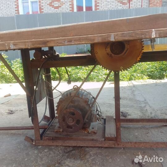 Станок деревообрабатывающий