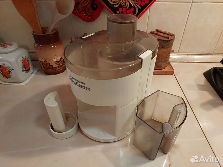 Соковыжималка Black & Decker JE 323, США