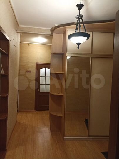 2-к. квартира, 60 м², 1/4 эт.