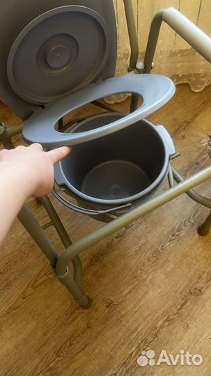Кресло-туалет для маломобильных людей
