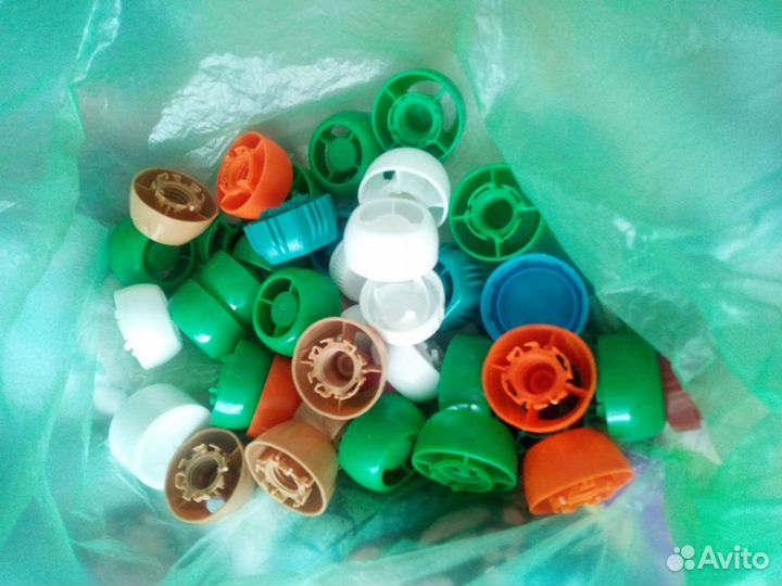 Крышечки (много) пластиковые