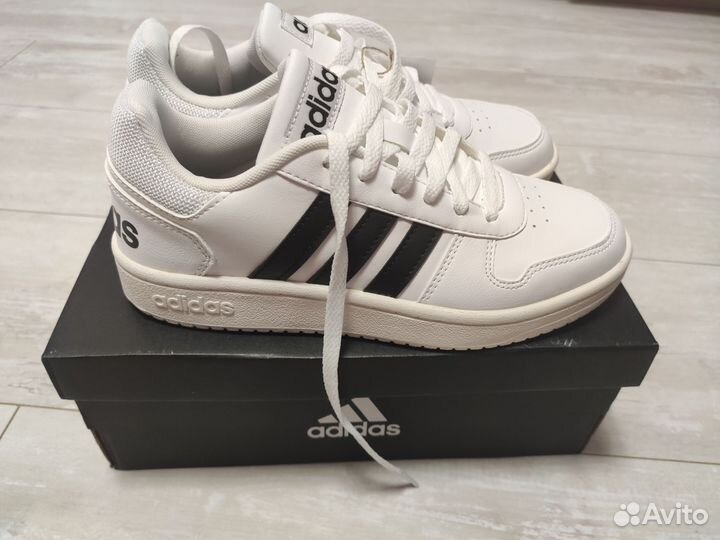 Кроссовки adidas