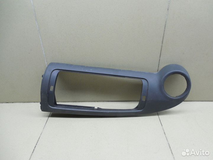 Накладка (кузов внутри) Sandero 2009-2014