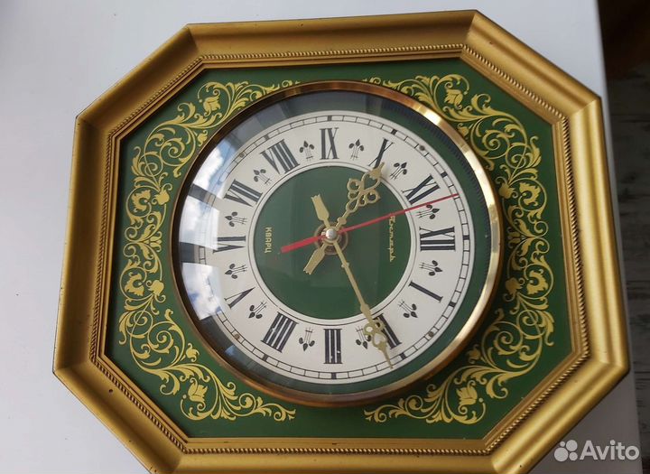 Часы настенные СССР янтарь
