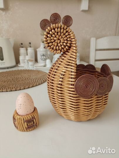 Курочка из бумажной лозы