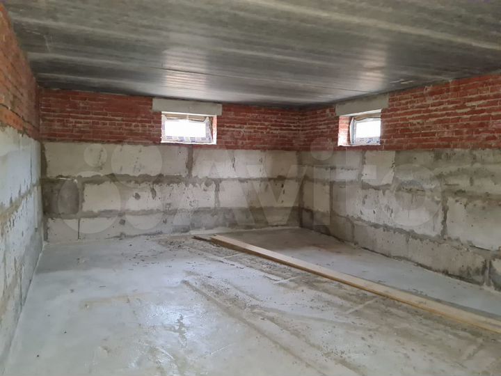 Коттедж 305 м² на участке 12 сот.