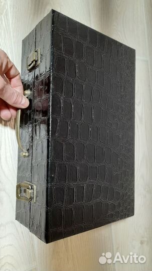 Подарочный набор для пикника в кейсе