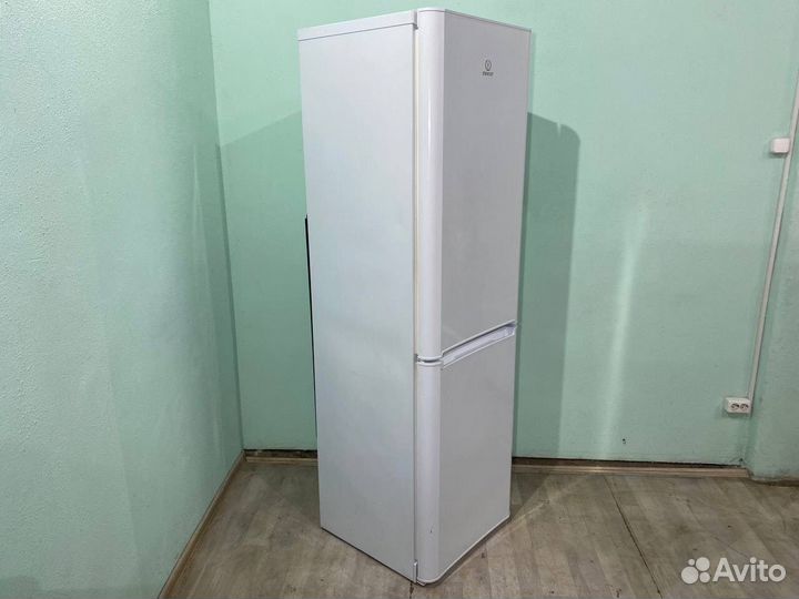 Холодильник indesit