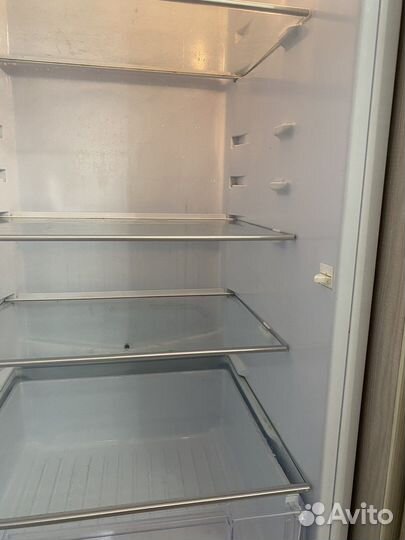 Холодильник бу встроенный