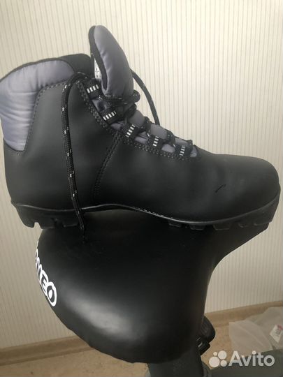 Лыжные ботинки размер 37-39