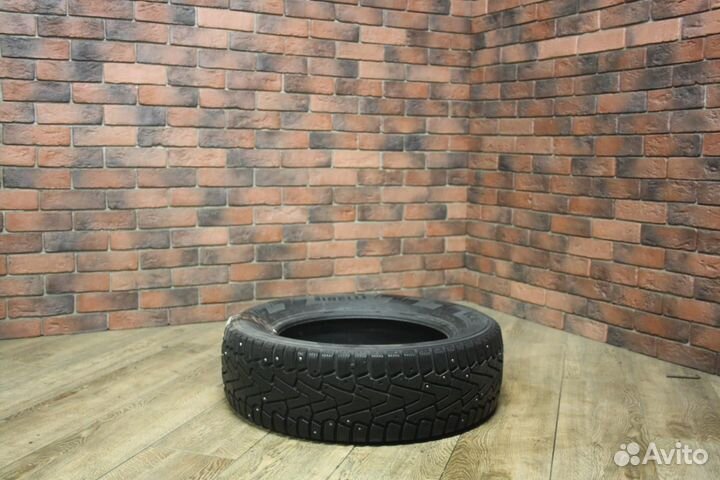 Pirelli Ice Zero 215/65 R17