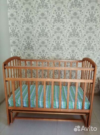 Детская кроватка