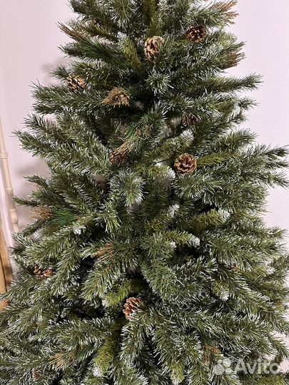 Ель искуственная 210