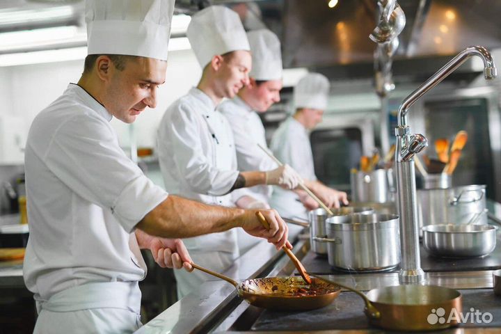 Повар-универсал в отель River Palace 4*