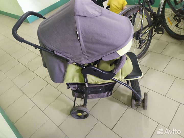 Прогулочная коляска