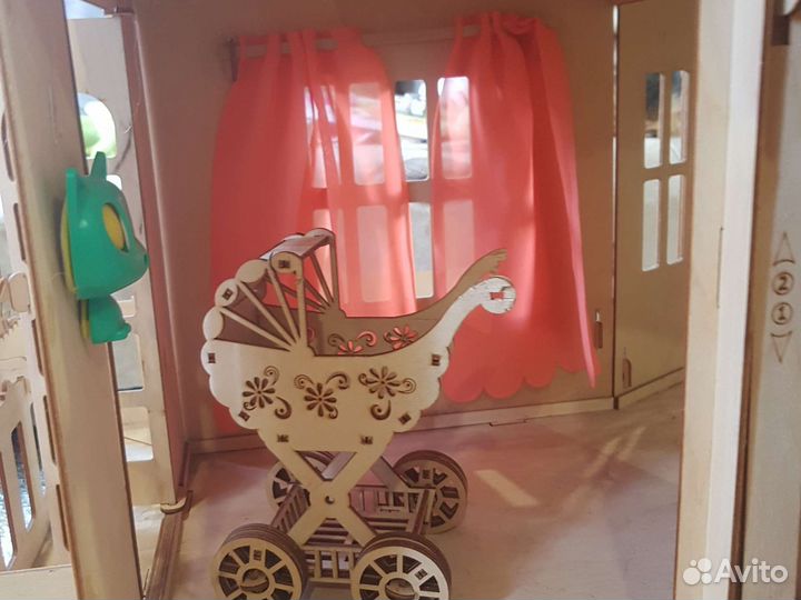 Кукольный домик с мебелью