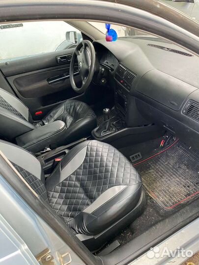 Volkswagen Golf 1.4 МТ, 1998, 3 300 км