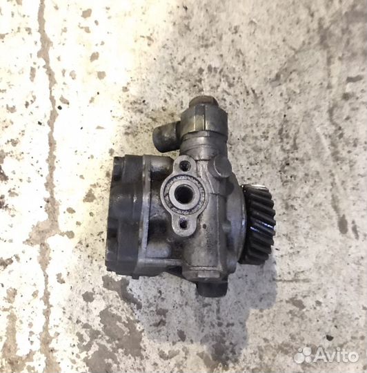 Насос гидроусилителя на Мицубиси Паджеро 1996 год