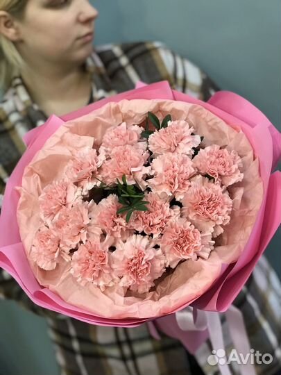 Букет из розовых гвоздик