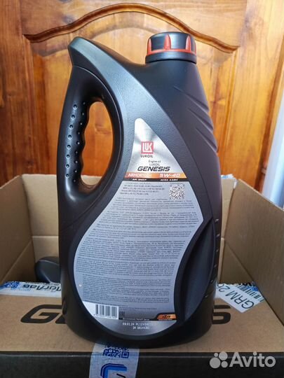Моторное масло Lukoil Genesis Armortech 5W-40, 4 л