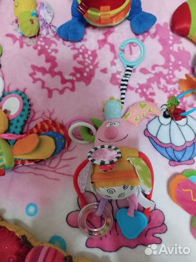 Подвесные игрушки на кроватку, коляску Lamaze