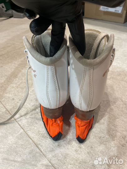 Фигурные коньки graf Ace