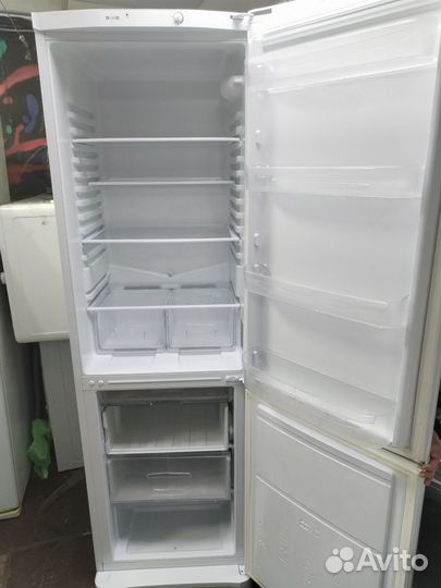 Холодильник indesit