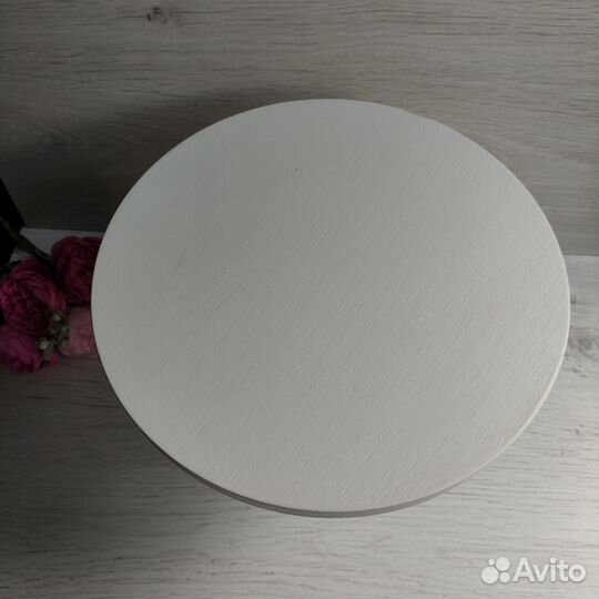 Тортовница деревянная на ножке