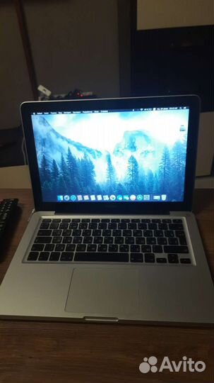 Apple MacBook