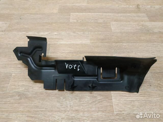 Воздуховод радиатора передний левый Ford Focus 3