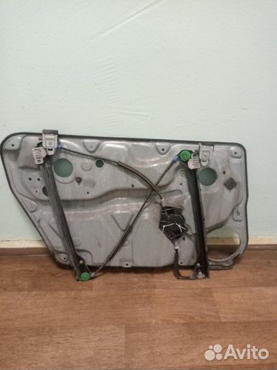 Стеклоподъемник электрический двери передний