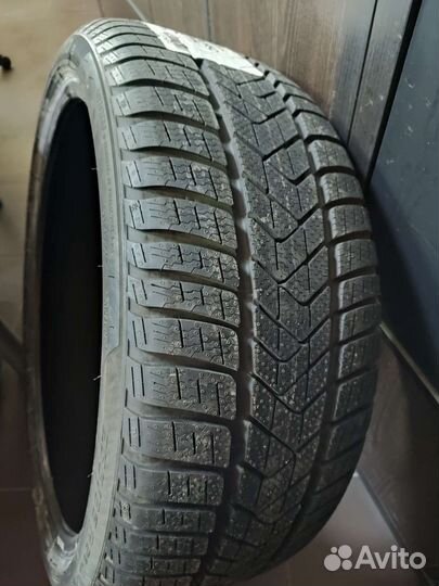 Pirelli Winter Sottozero 3 255/35 R21 98V
