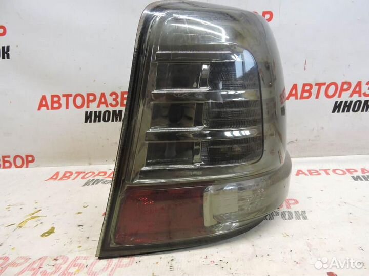Фонарь задний наружный правый Toyota Land Cruiser