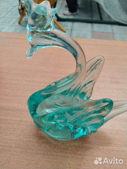 Статуэтка лебедь
