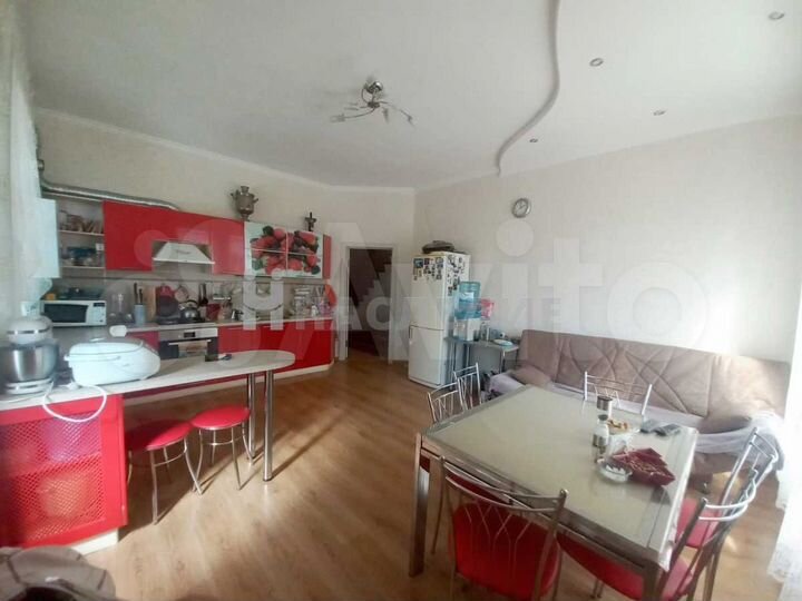 Дом 226 м² на участке 10 сот.