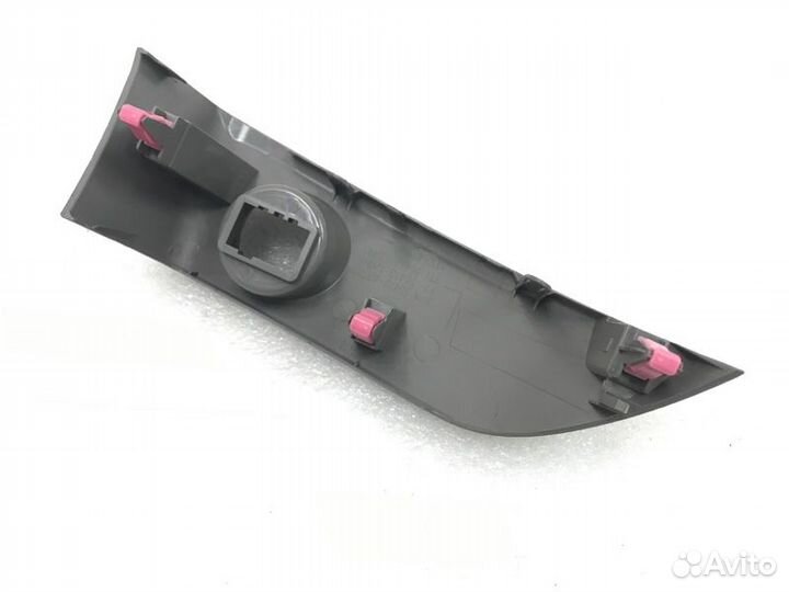 Накладка на торпедо передняя левая Toyota Rav4
