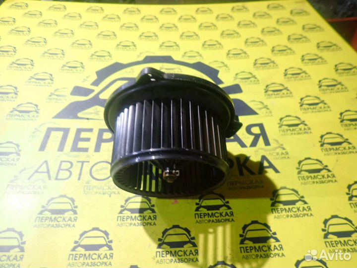 Моторчик отопителя для Mazda MPV II (LW) 1999-2006