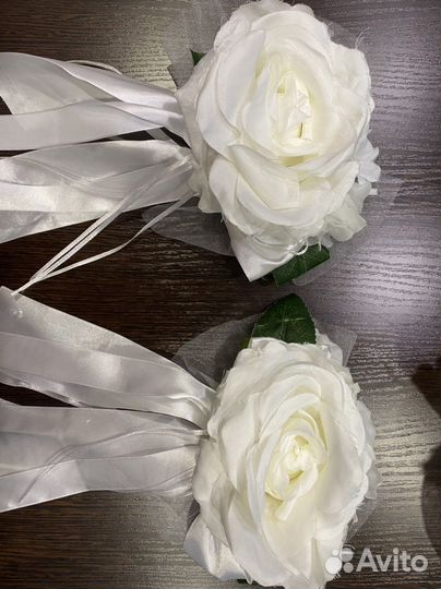 Свадебное украшение на машину