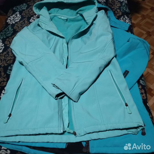 Непромокаемые куртки голубые утепленные