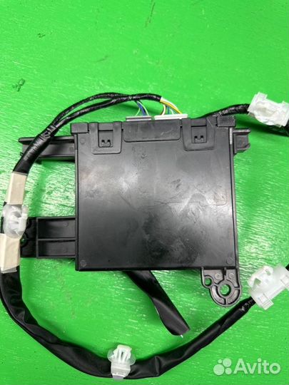 Блок управления комфортом Toyota Yaris mxph10