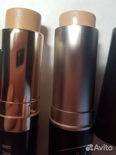 Bobbi Brown помада Blue Raspberry