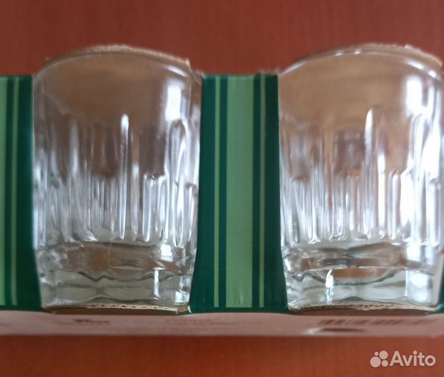 Штоф и стопки, стекло