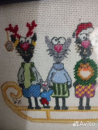 Готовая вышивка крестом в рамке