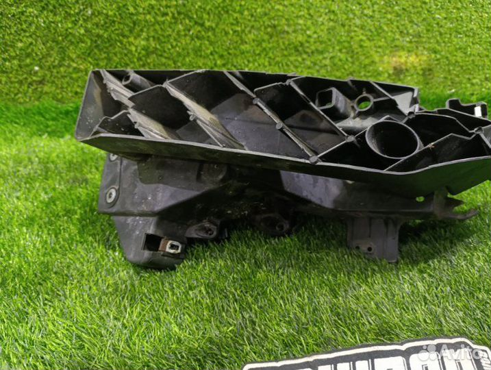 Крепление бампера переднее левое Jeep Grand