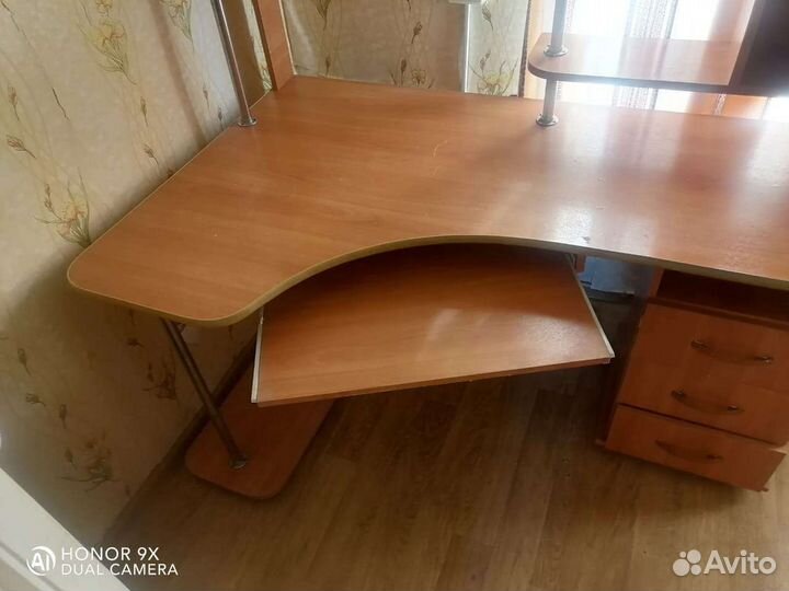 Компьютерный стол