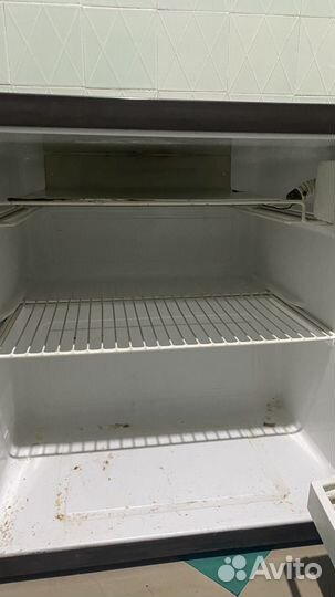 Мини холодильник с морозилкой