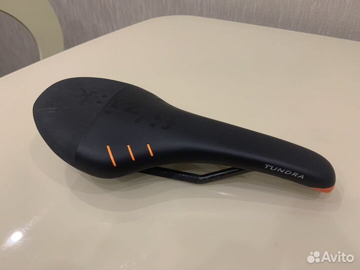Седло Fizik tundra M3 carbon 125 мм