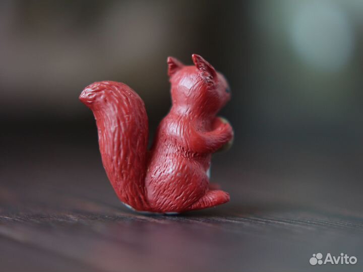 Питомец размера Барби - белка с орешком (#kg)