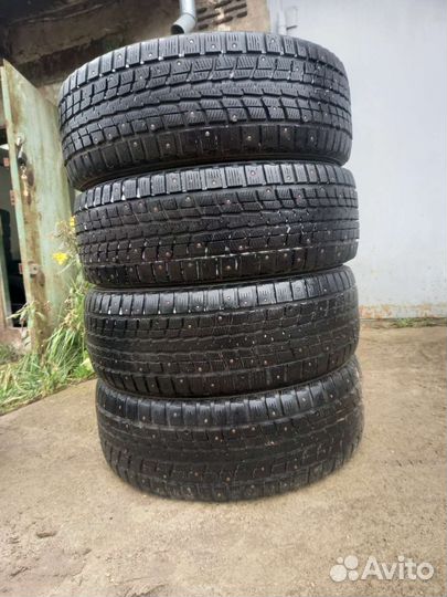 Dunlop SP Winter Ice 01 225/65 R17 102T