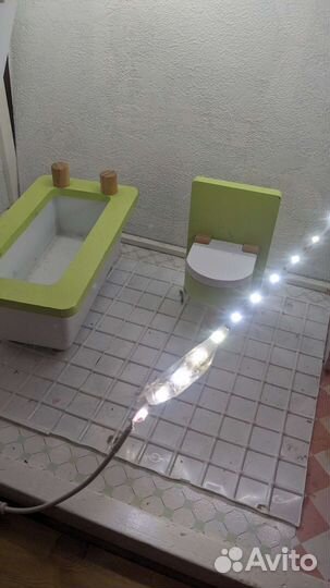 Большой кукольный домик с мебелью